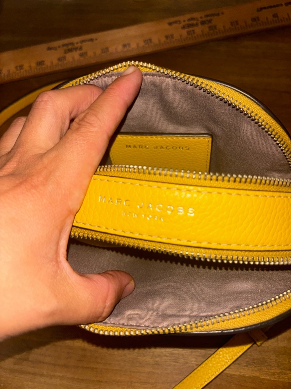 Marc Jacobs The Shutter Crossbody Bag Yellow Leather Silver Hardware - Picture 3 of 9